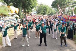 Peringatan HKN, Wakil Bupati Lampung Timur serahkan bantuan mobil Pusling