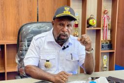 Bupati Yunus Wonda imbau warga Jayapura menata lingkungan untuk sambut natal