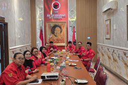 PDIP Surabaya salurkan bantuan untuk warga terdampak bencana