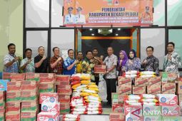 Pemkab Bekasi kumpulkan dan salurkan bantuan bagi korban bencana Sumatera