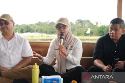 Melati serahkan alsintan power thresher untuk petani di Bangka Barat
