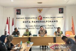 Bawaslu Pangkalpinang evaluasi pengelolaan data dan layanan informasi