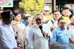 Menko Zulhas pastikan bantuan terus disalurkan kelokasi dampak   bencana