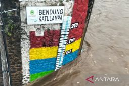 Hujan sejak Jumat siang di Kota Bogor picu peningkatan debit Bendung Katulampa