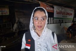 Artis nasional Marcella Zalianty semangati pengungsi Aceh