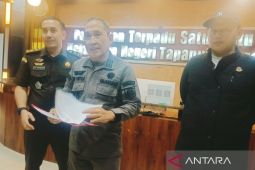 Kejari Taput tahan tersangka korupsi dana desa