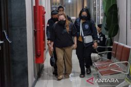 Ditetapkan tersangka kasus video asusila, selebgram Lisa Mariana tidak ditahan