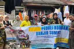 Ikatan Alumni SMAN 8 Medan Perantauan kolaborasi salurkan bantuan korban banjir