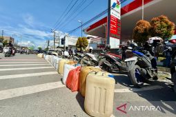 Aksi borong dan timbun BBM di sejumlah SPBU Aceh Barat sebabkan stok minyak habis