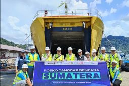 KMP Jatra II angkut 50 ton bahan pokok dan 7 excavator menuju Sibolga