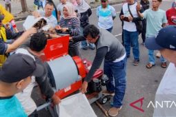 Bangka terima bantuan dua kontainer sampah