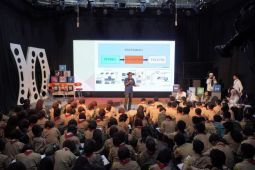 Siswa Sekolah Rakyat Menengah Atas 26 Makassar belajar jadi kru di TVRI Sulsel