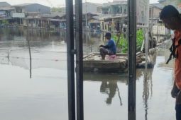Pemerintah distribusikan bantuan bagi warga terdampak banjir