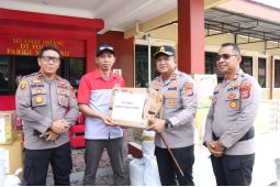 Polres Parimo salurkan 250 paket bantuan korban bencana Sumatera