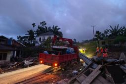 Agam kembali menyala, sistem kelistrikan Sumbar pulih 100 persen pascabencana
