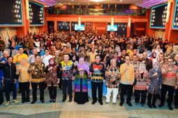 Khofifah ajak warga Jatim di Kepri dukung pembangunan daerah