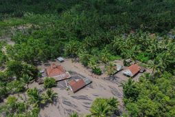 Dampak banjir lahar hujan Gunung Semeru