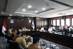 Gubernur ajak BUMD lebih adaptif dan inovatif tangkap peluang usaha