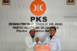 PKS Kalbar salurkan donasi untuk korban bencana wilayah Sumatera