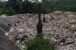 DLH Rejang Lebong kesulitan pindahkan tumpukan sampah di pembuangan