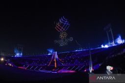 Kontingen Indonesia mengenakan busana adat pada defile SEA Games 2025