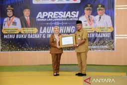 Wagub Gorontalo terima penghargaan dari BKKBN RI