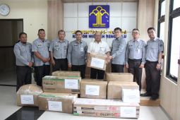 Kemenkum Bengkulu salurkan bantuan pakaian ke korban bencana Sumatera