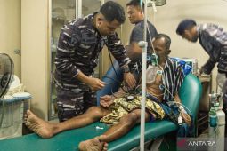 TNI AL membuka rumah sakit lapangan layani korban banjir di Aceh