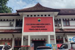 Disdikpora Cianjur tunggu putusan pusat terkait nasib guru honorer