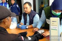 Terminal Madiun gelar tes urine sopir hadapi angkutan Natal-tahun baru