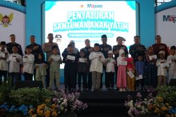 Sebanyak 1.241 anak yatim di Kediri dapat santunan dari pemkot