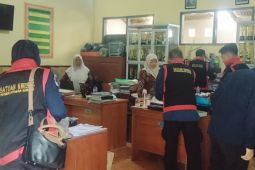 Kejari Jember geledah sekolah usut dugaan korupsi dana BOS