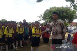 Turnamen sepak bola antar pelajar MI Kemenag Palas, MIN Sibuhuan Juara I