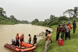 Tim SAR cari anak 9 tahun yang hanyut di Sungai Ciujung Serang