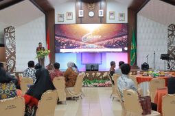 Pemkab Bengkayang apresiasi insan pendidikan lewat Gembira Bergerak Award