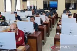 Peserta lelang JPT Pratama Kotim ikuti tes penulisan makalah