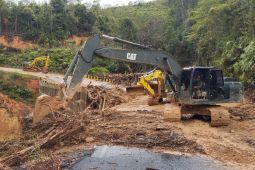 Satgas Yonzipur I/DD  buka akses 51 km di Tapteng pascabencana