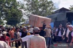 Setkab RI turun langsung distribusikan 18 ton bantuan di Sumatera