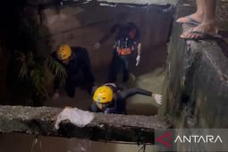 Basarnas dan polisi belum temukan anak hanyut di perumahan Jambi