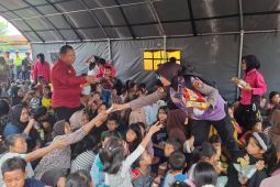 Polres Langkat pasca banjir berikan pelayanan kesehatan