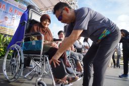 Pemkot Pontianak salurkan bantuan sosial di HKSN dan Hari Disabilitas Internasional