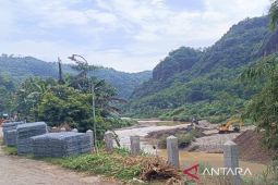 Bantul segera pasang bronjong tebing Sungai Oya Sriharjo yang longsor