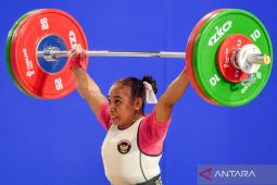 Medali perak tutup perjuangan angkat besi Indonesia