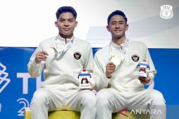 Tunggal putra Indonesia Alwi Farhan sabet emas bulu tangkis SEA Games 2025