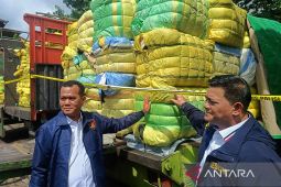 Bareskrim polri bongkar impor pakaian bekas ilegal senilai Rp669 miliar