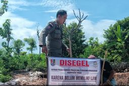 Pemkab Tuban segel proyek tower telekomunikasi belum berizin