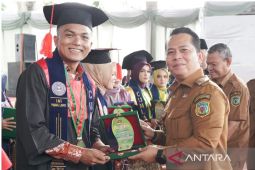 IAI Padang Lawas Wisuda 272 Mahasiswa S1, Bupati Putra : Luruskan niat, terus bermanfaat