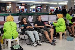 Ratusan orang antusias ikuti donor darah GBT Laras Imbang