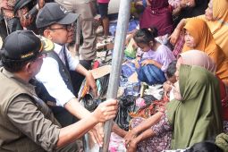 Menko PMK tegaskan negara hadir, pembangunan huntara dipercepat