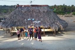 Kementerian ESDM dan PLN salurkan 13.891 sambungan listrik gratis di NTT selama 2025